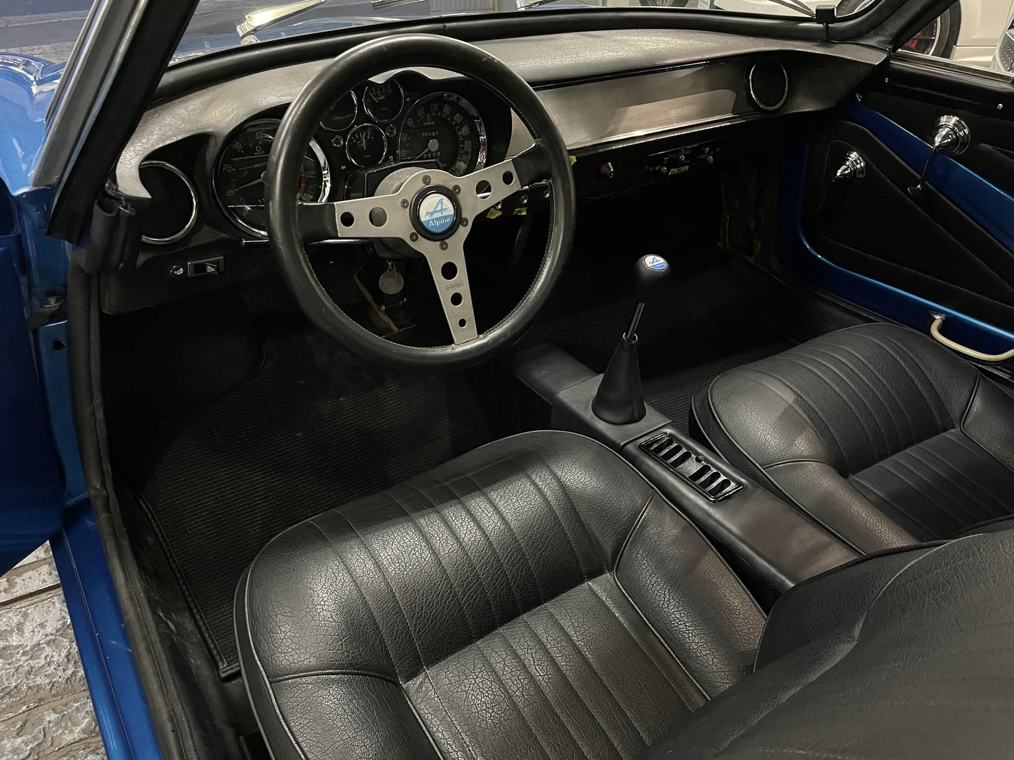 新品未使用 アルピーヌA110用エンジンカバー固定ピン アルピーヌA110は、油脂類廻りの交換です。 | RED POINT/レッド